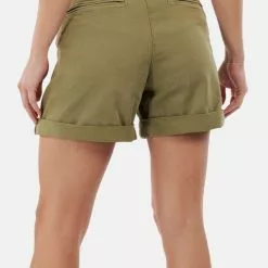 Barbour Essential Chino Short Khaki 8 Barbour Essential Chino Short Khaki -Vendite DONNA Barbour Essential Chino Short Khaki model retro 670x882 1