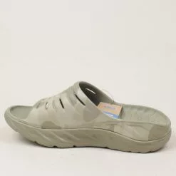 Hoka One One Ora Recovery Slide Dune Oxford Tan -Vendite DONNA Hoka One One Ora Recovery Slide Dune Oxford Tan dettaglio laterale 670x882 1